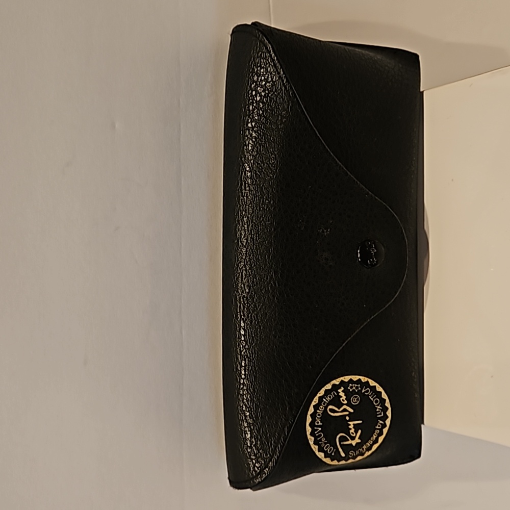 Ray-Ban Eyeglass Case Pebbled Leather Snap Closure Brown GQ Classic Sporty